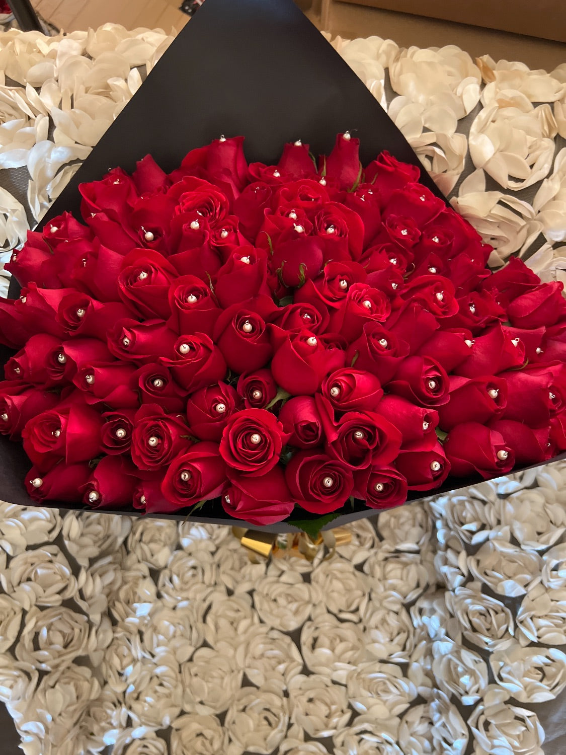 100 Roses Flower Bouquet with Pearls