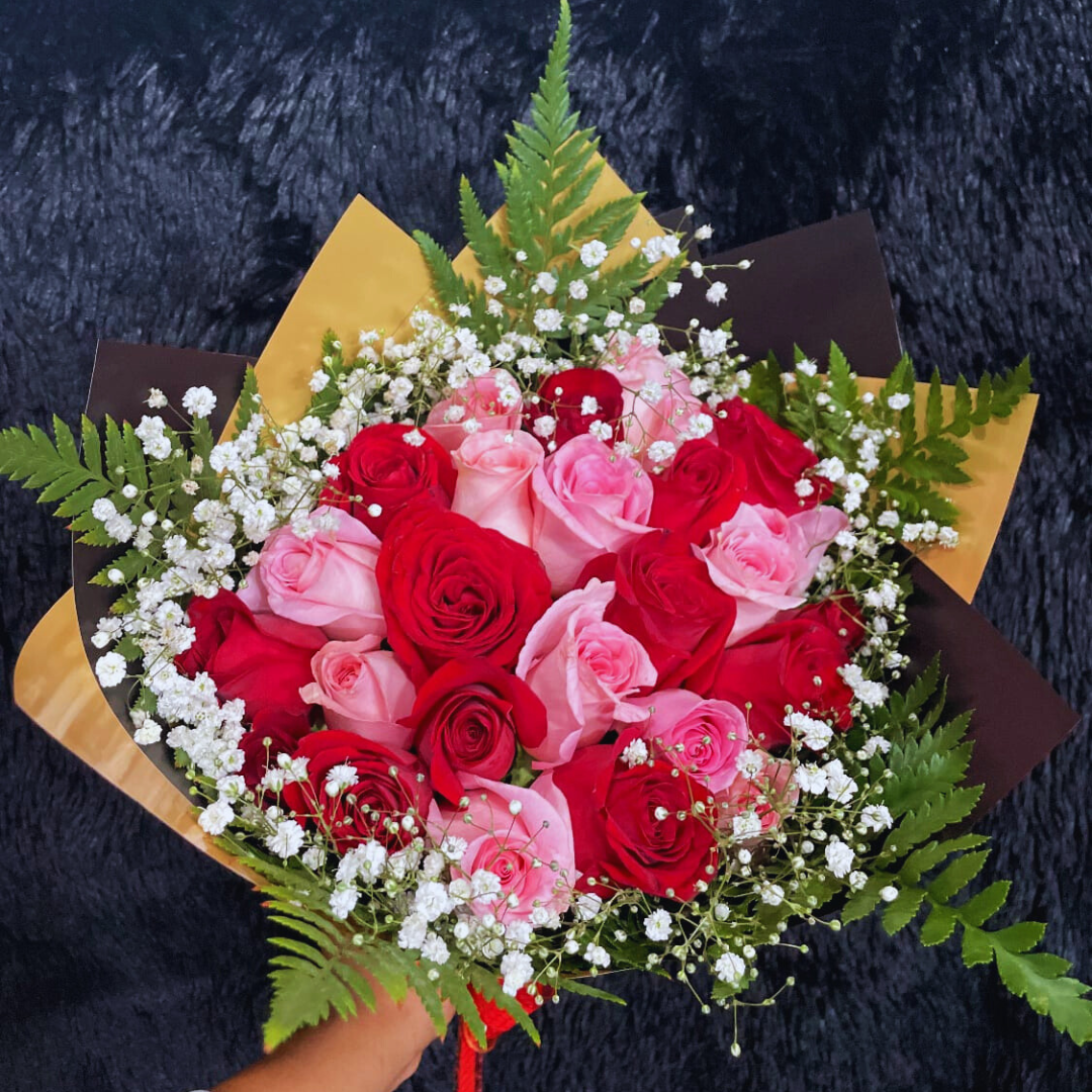Mini Bouquet 24 Roses Flower Buchon 
