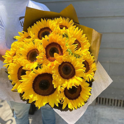 Mini Bouquet 12 Sunflowers Buchon 