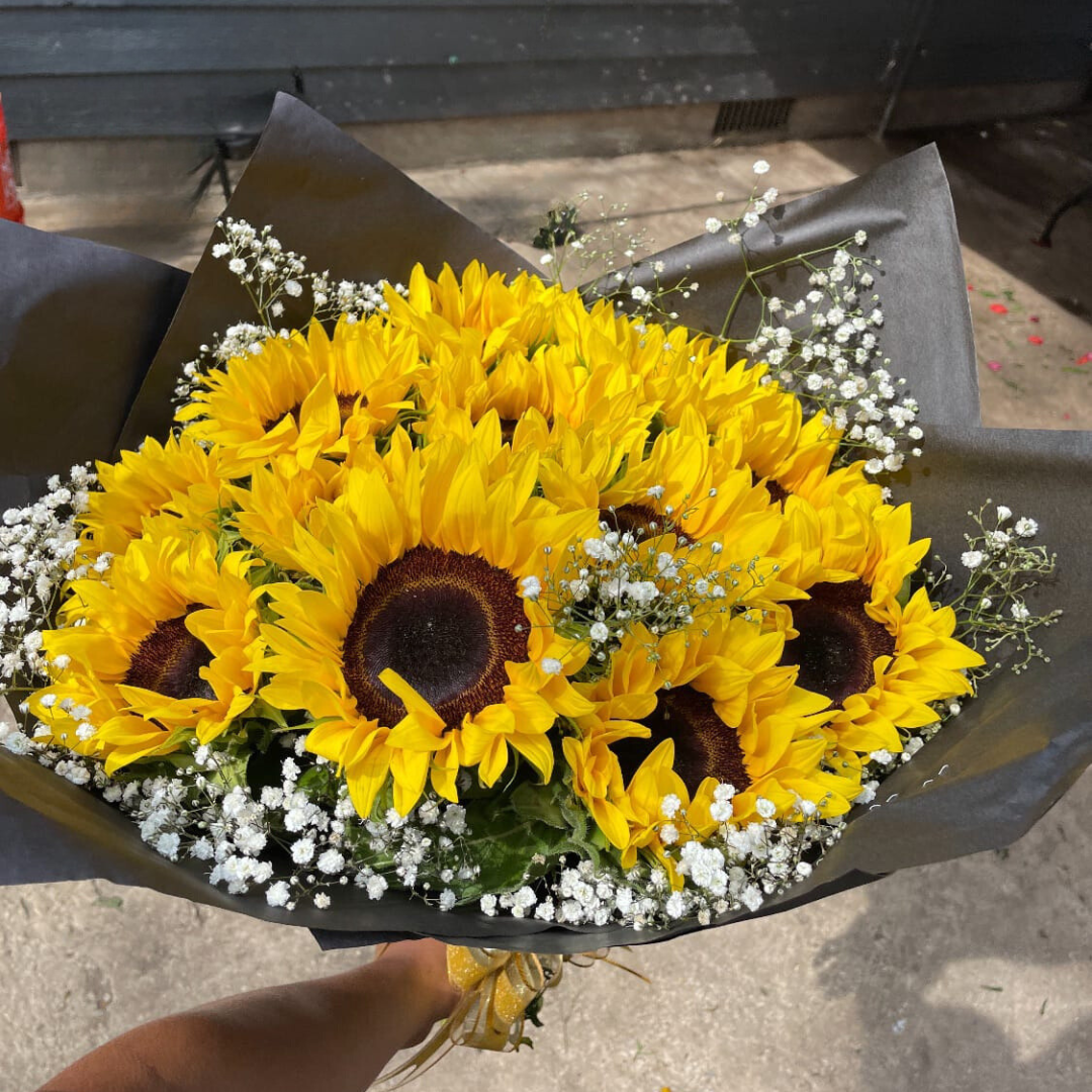 Mini Bouquet 12 Sunflowers Buchon 