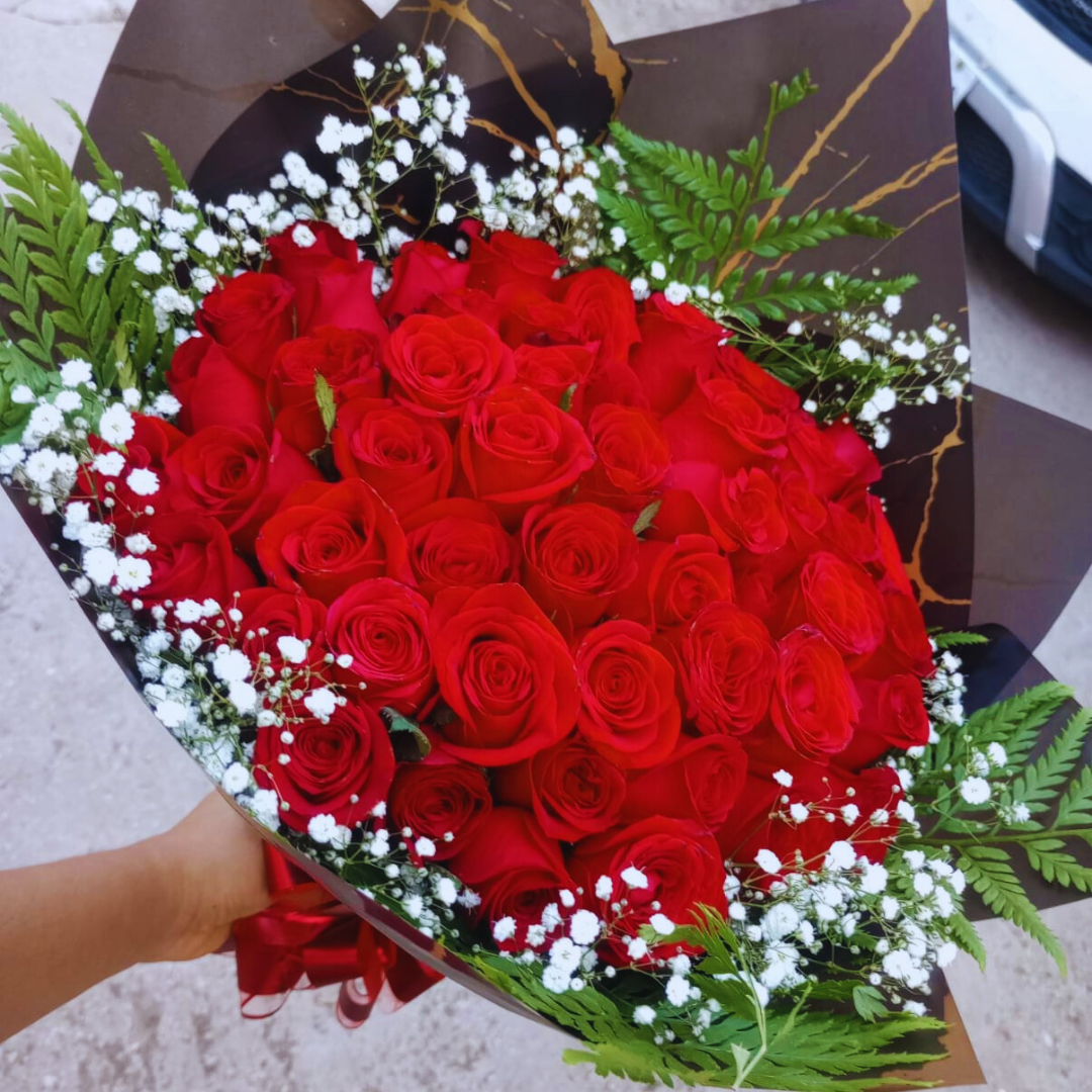 50 Roses Flower Buchon Bouquet