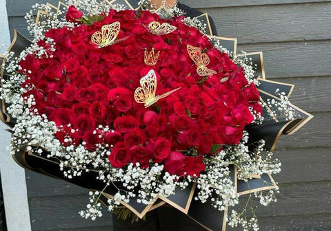 BUCHON BOUQUET OF 300 ROSES😍🌹🌹😍