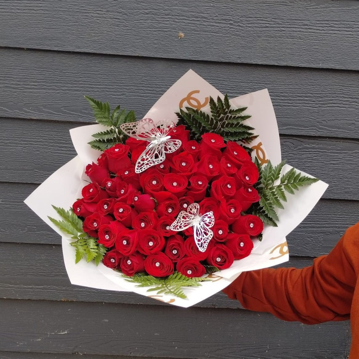 50 Roses Flower Bouquet with Pearls and Accessories