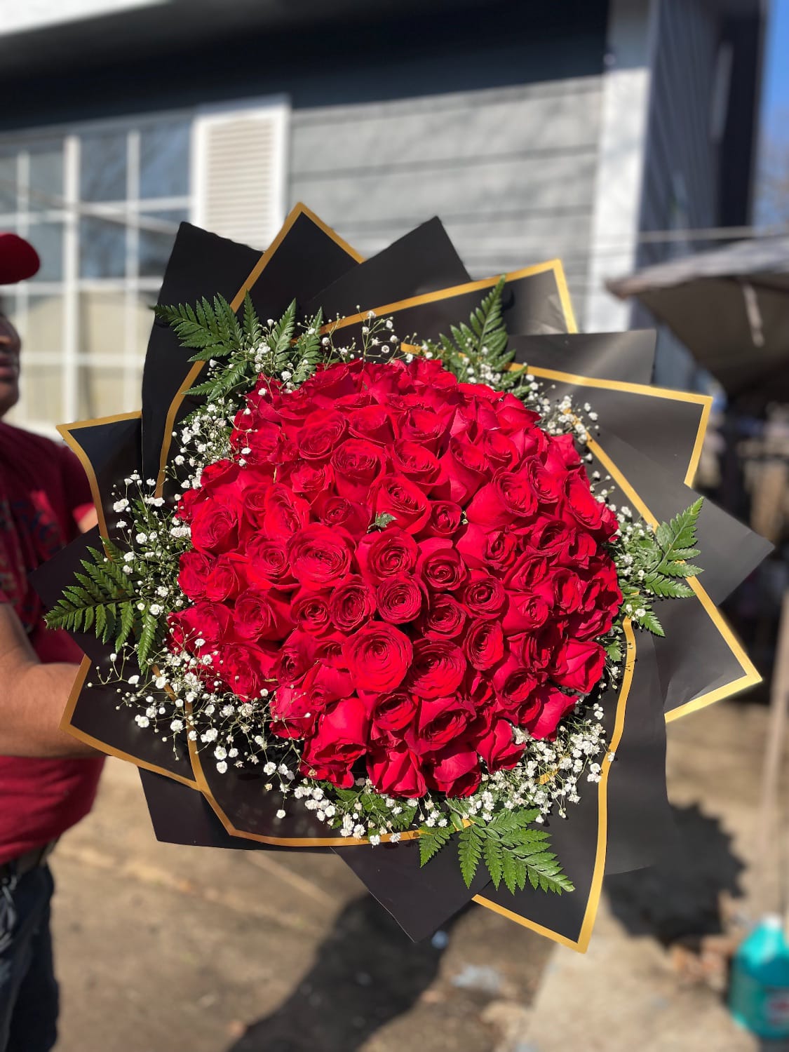 100 Roses Flower Buchon Bouquet 