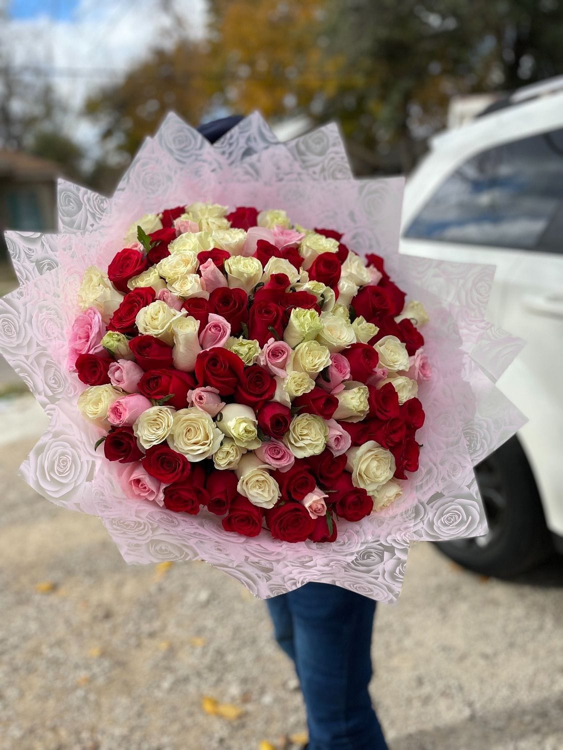 100 Roses Flower Buchon Bouquet 