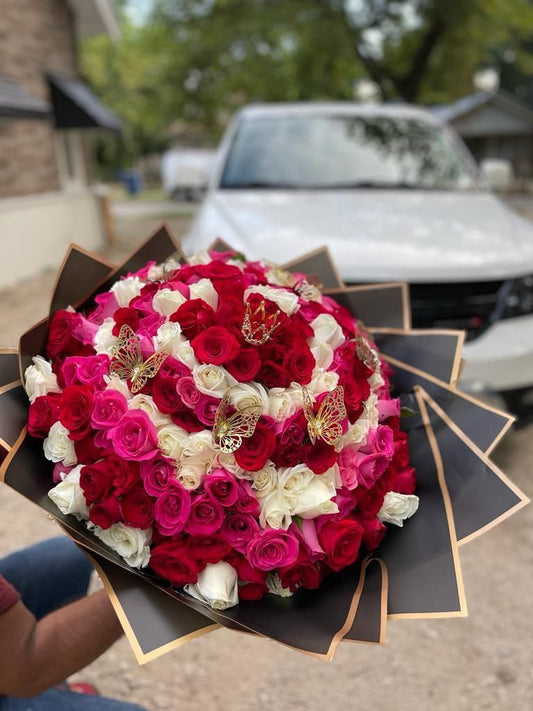 200 Roses Flower Buchon Bouquet with Accessories